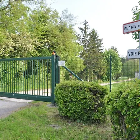 ベッド・アンド・ブレックファスト La Ferme De Vrilly