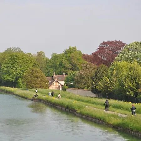 La Ferme De Vrilly Bed & Breakfast Reims